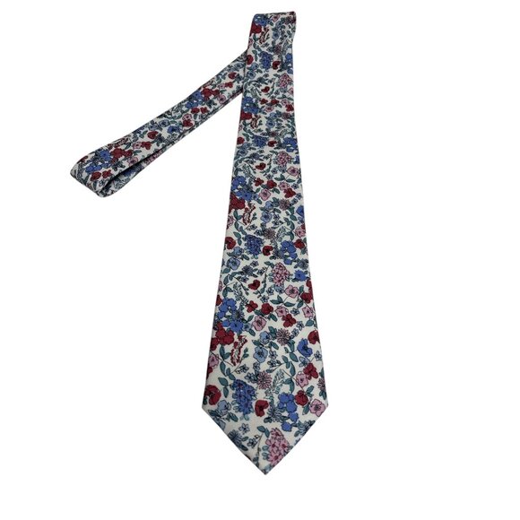 Taylor & Wright Floral Tie With Blue & Red Design 100% Polyester Slim Fit - Picture 2 of 6
